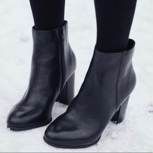 Vionic NEW black ankle Kennedy booties size 7.5W